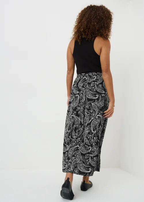 Black Paisley Flared Hem Skirt - Size 8 Image 3