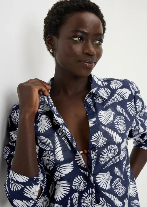 Navy Shell Print Beach Shirt - Medium Image 2