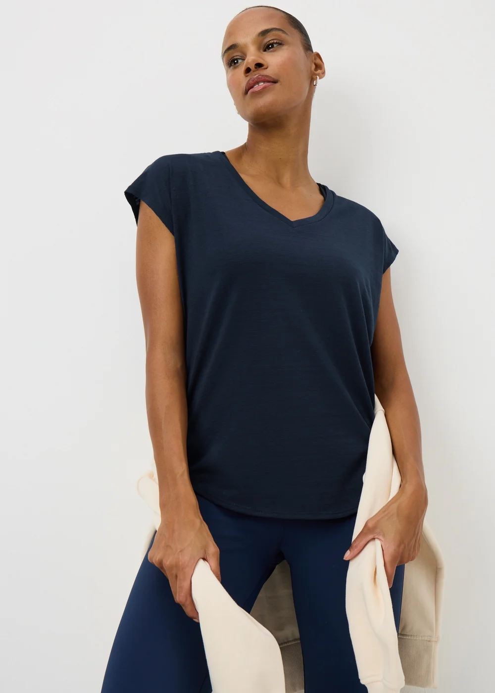 Souluxe Navy V-Neck T-Shirt - Small Image 1