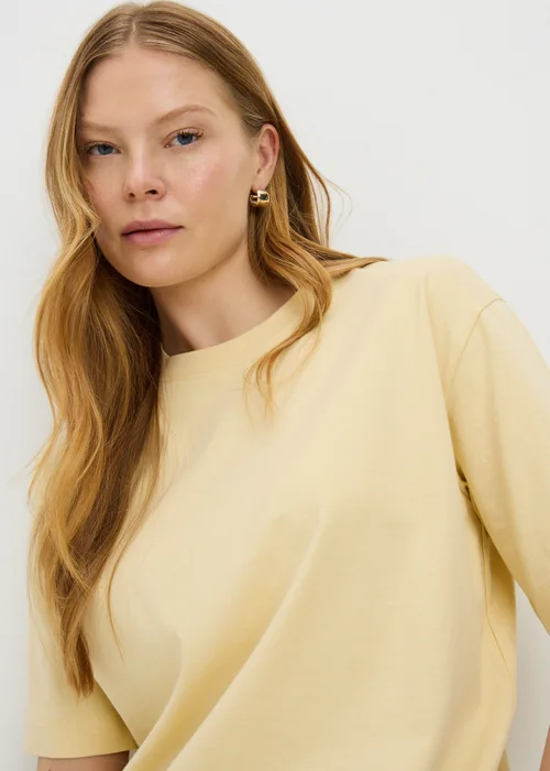 Yellow Plain Oversized Fit T-Shirt - Small Image 3