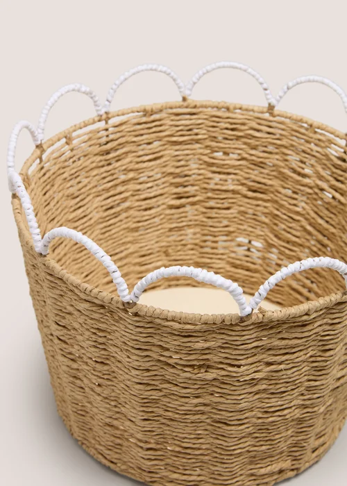 Woven Scalloped Edge Planter Image 2