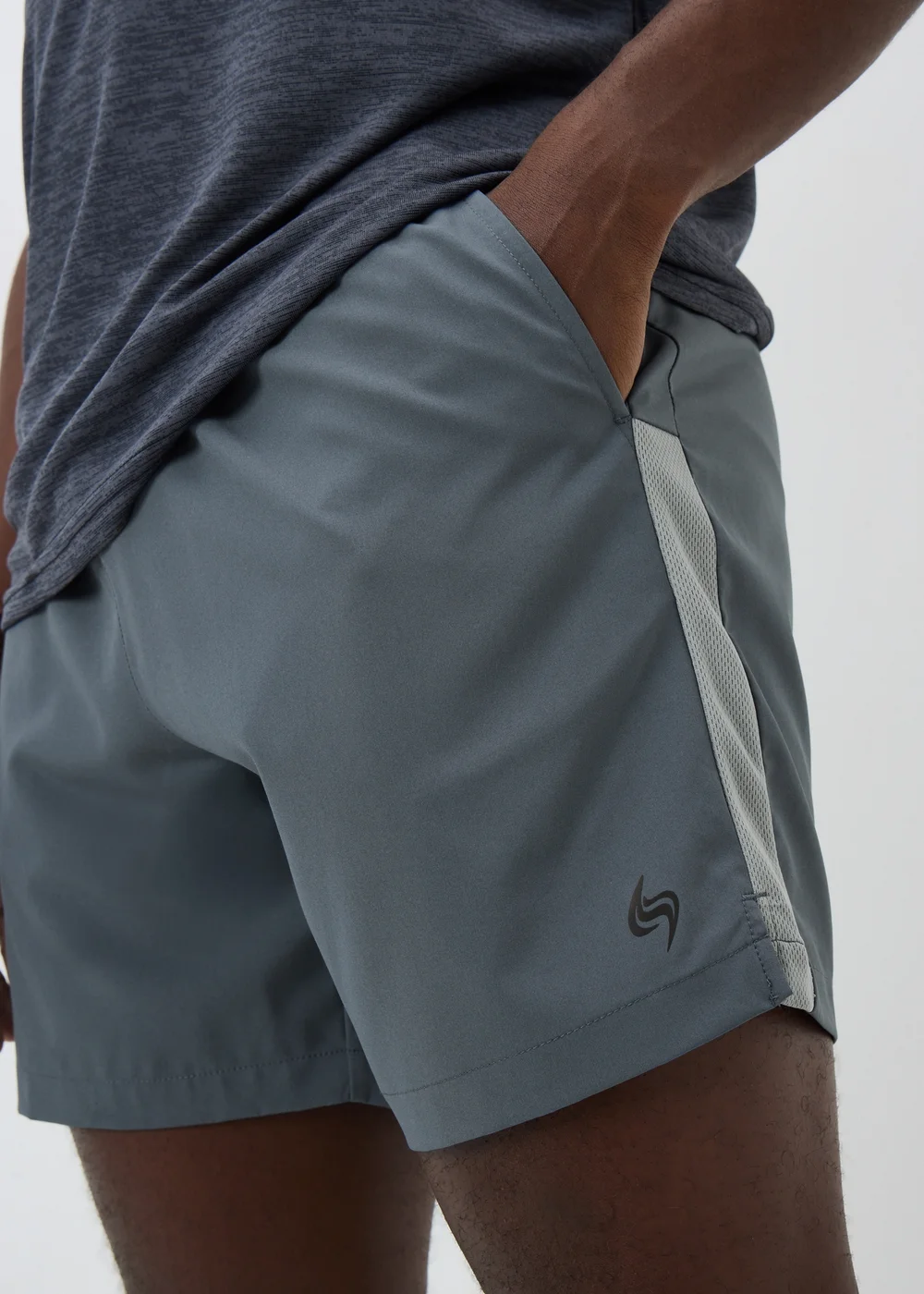 Souluxe Charcoal Basic Sport Shorts - XS Image 2