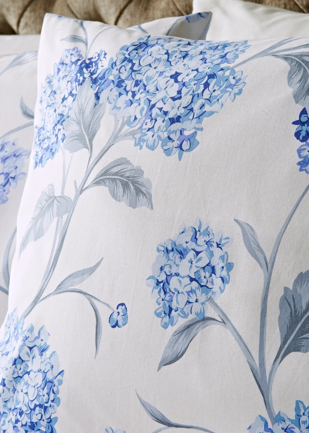 Blue & White Floral Duvet Set - Double Image 2