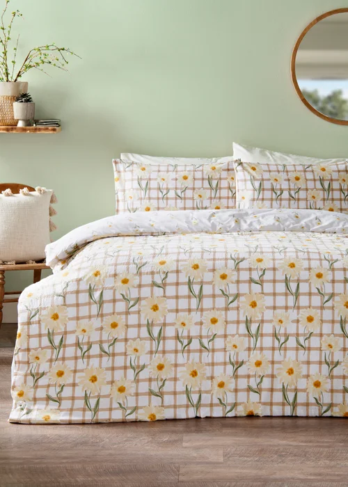 Natural Daisy Seersucker Duvet Set - Single Image 1