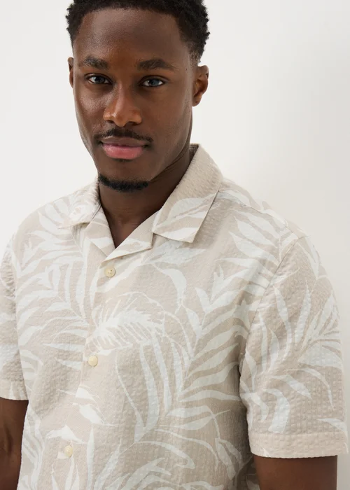 Stone Palm Seersucker Short Sleeve Shirt - Small Image 3