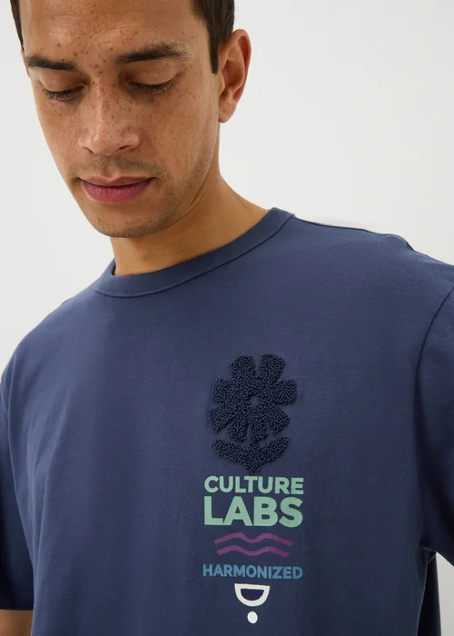 Navy Back Graphic T-Shirt - Small Image 2