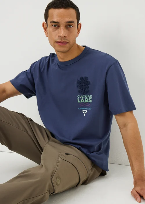 Navy Back Graphic T-Shirt - Small Image 1