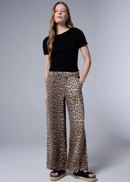 Brown Leopard Print Comfort Fit Wide Leg Jeans - Size 24 29 leg Image 1