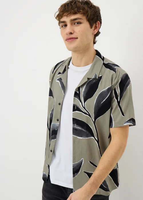 Sage Green Smart Leaf Pritned Shirt - 2XL Image 1