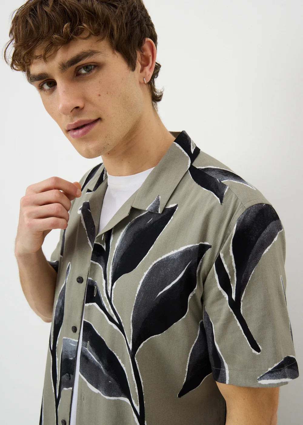Sage Green Smart Leaf Pritned Shirt - 2XL Image 3
