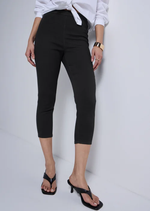Black Cropped Jeggings - Size 8 Image 3