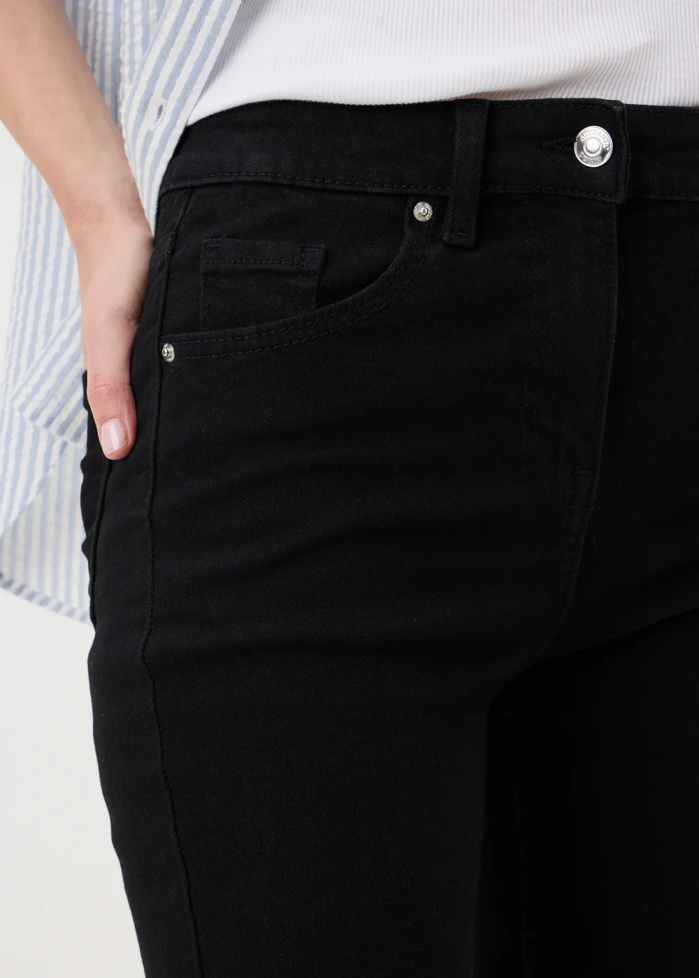 Black Stretch Knee Length Denim Shorts - Size 22 Image 3