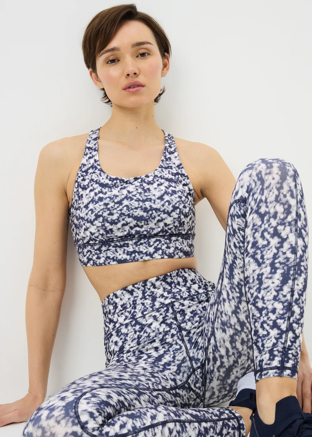 Souluxe Blue Mottle Print Sports Crop Top - Small Image 2