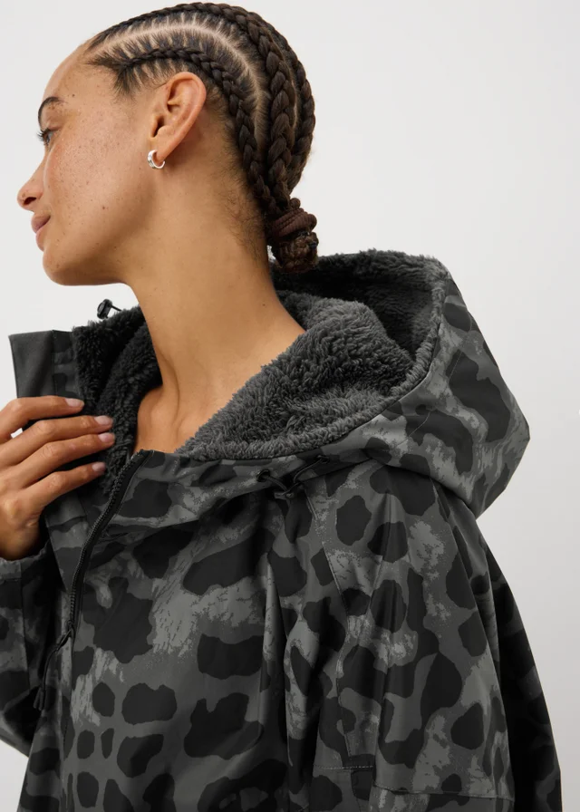 Souluxe Grey Funnel Neck Leopard Print Changing Robe