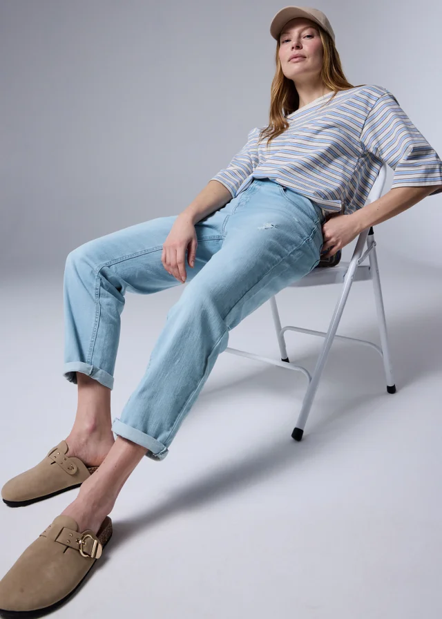 Riley Light Wash Boyfriend Jeans