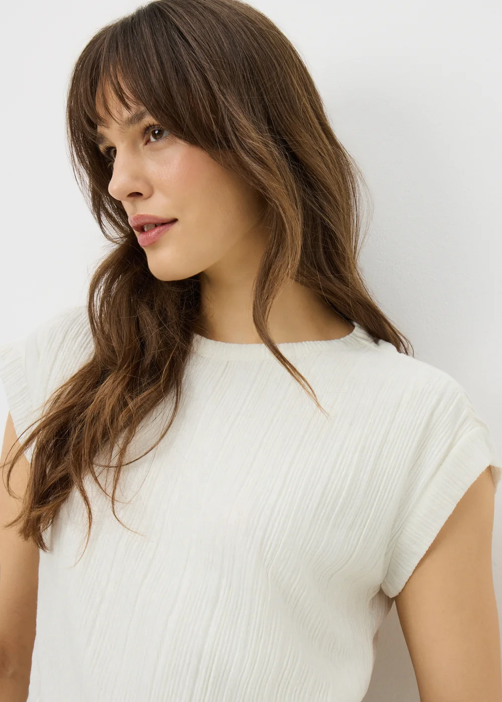 White Textured Cap Sleeve T-Shirt - Size 8 Image 2