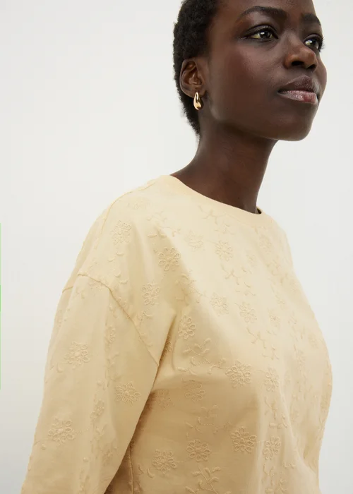 Butter Embroidered Box Top - Small Image 3