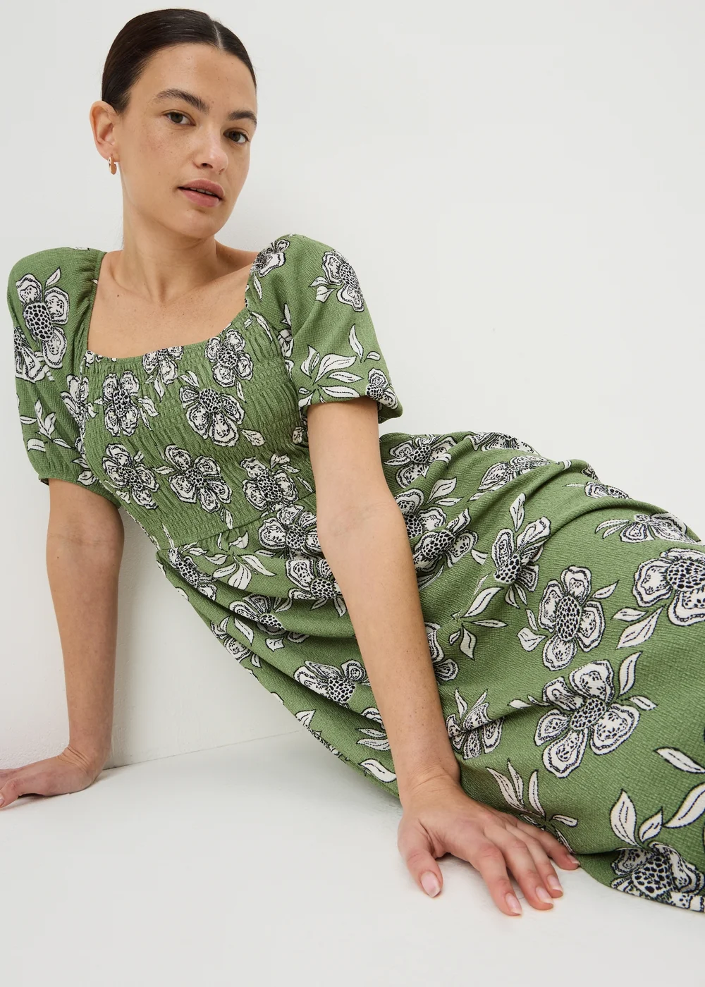 Green Floral Jersey Shirred Midi Dress - Size 8 Image 1
