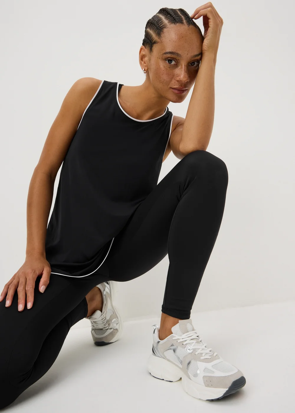 Souluxe Black Piped Vest Top - M Image 1