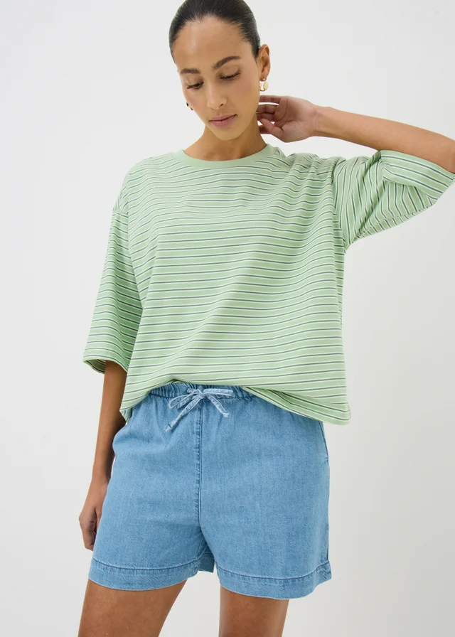 Mid Wash Stretch Pull On Denim Shorts