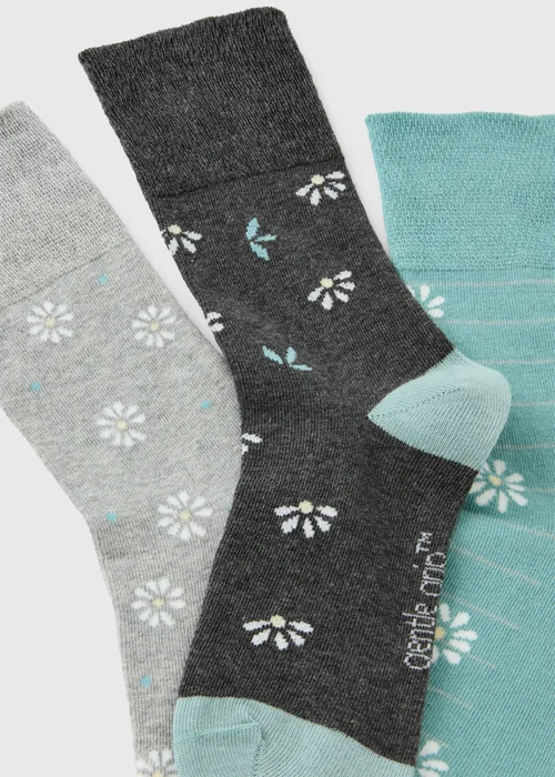 3 Pack Blue Floral Gentle Grip Ankle Socks - One Size Image 2