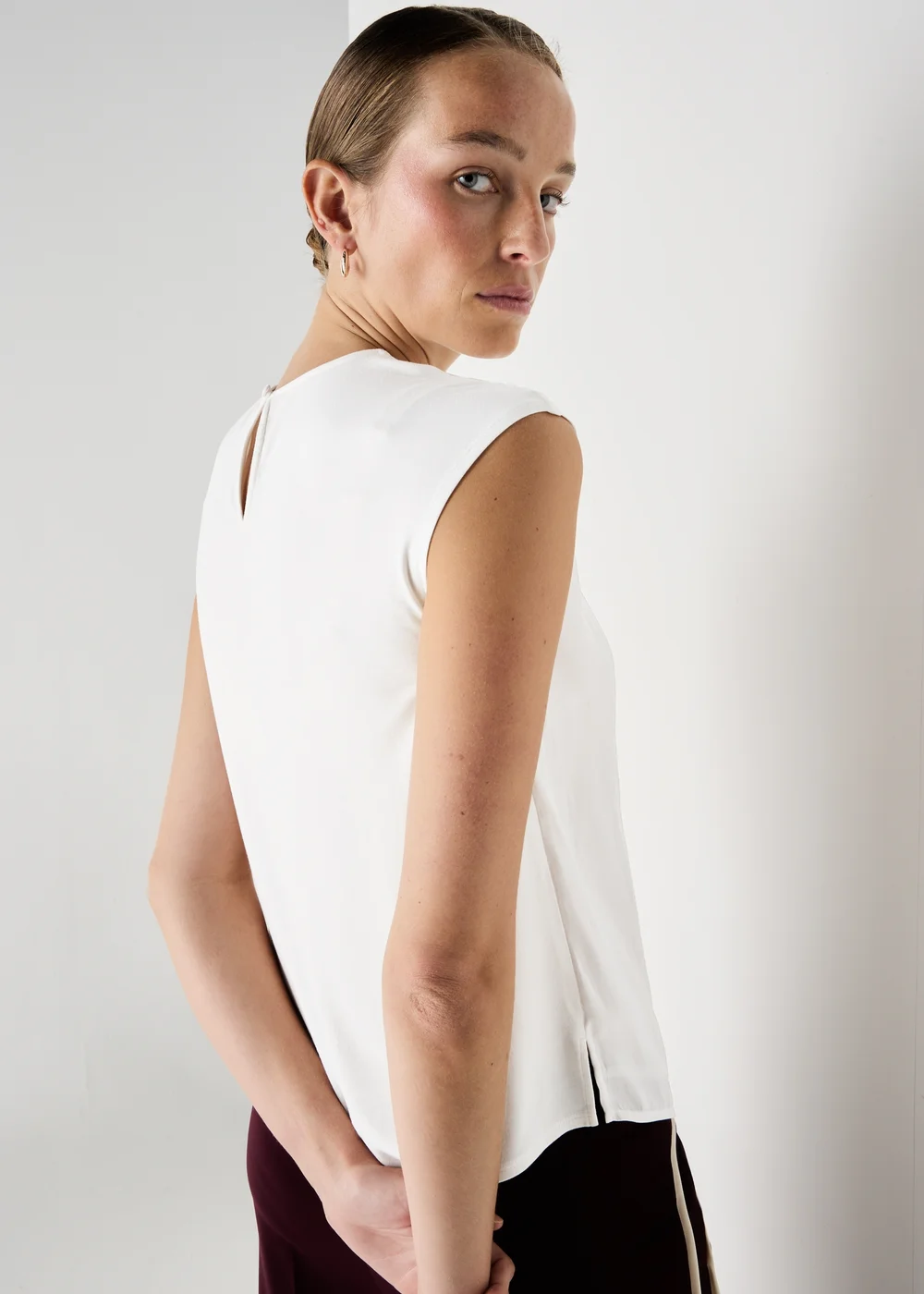 Et Vous Cream Satin Pleated Front Top - 22 Image 3