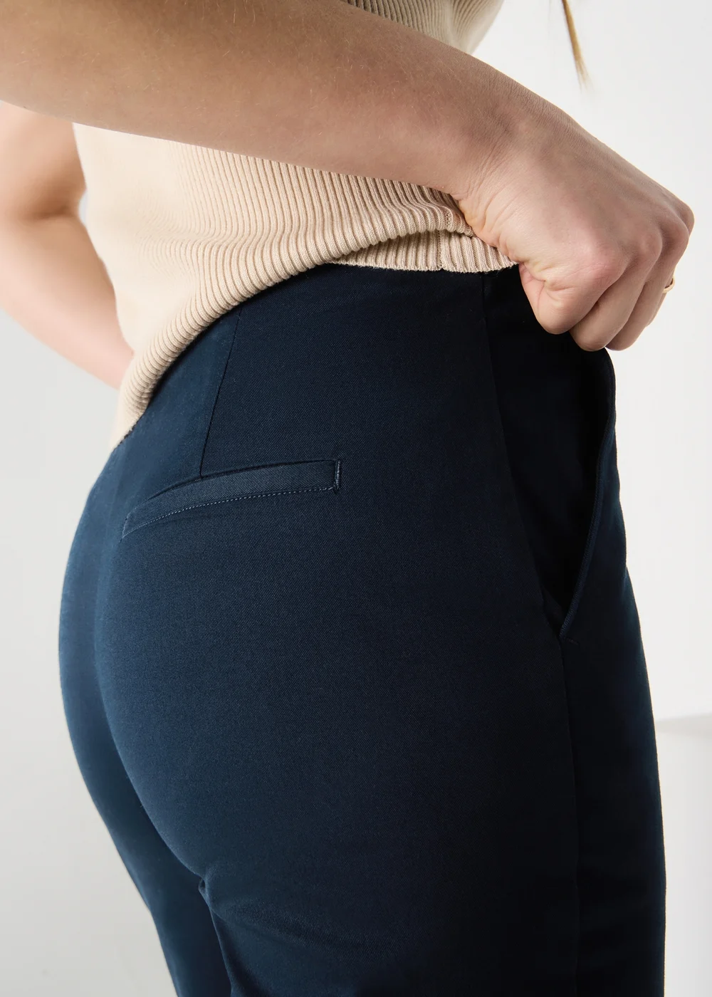 Et Vous Navy Ankle Grazer Slim Fit Trousers (Long Length) - 8/L33 Image 3