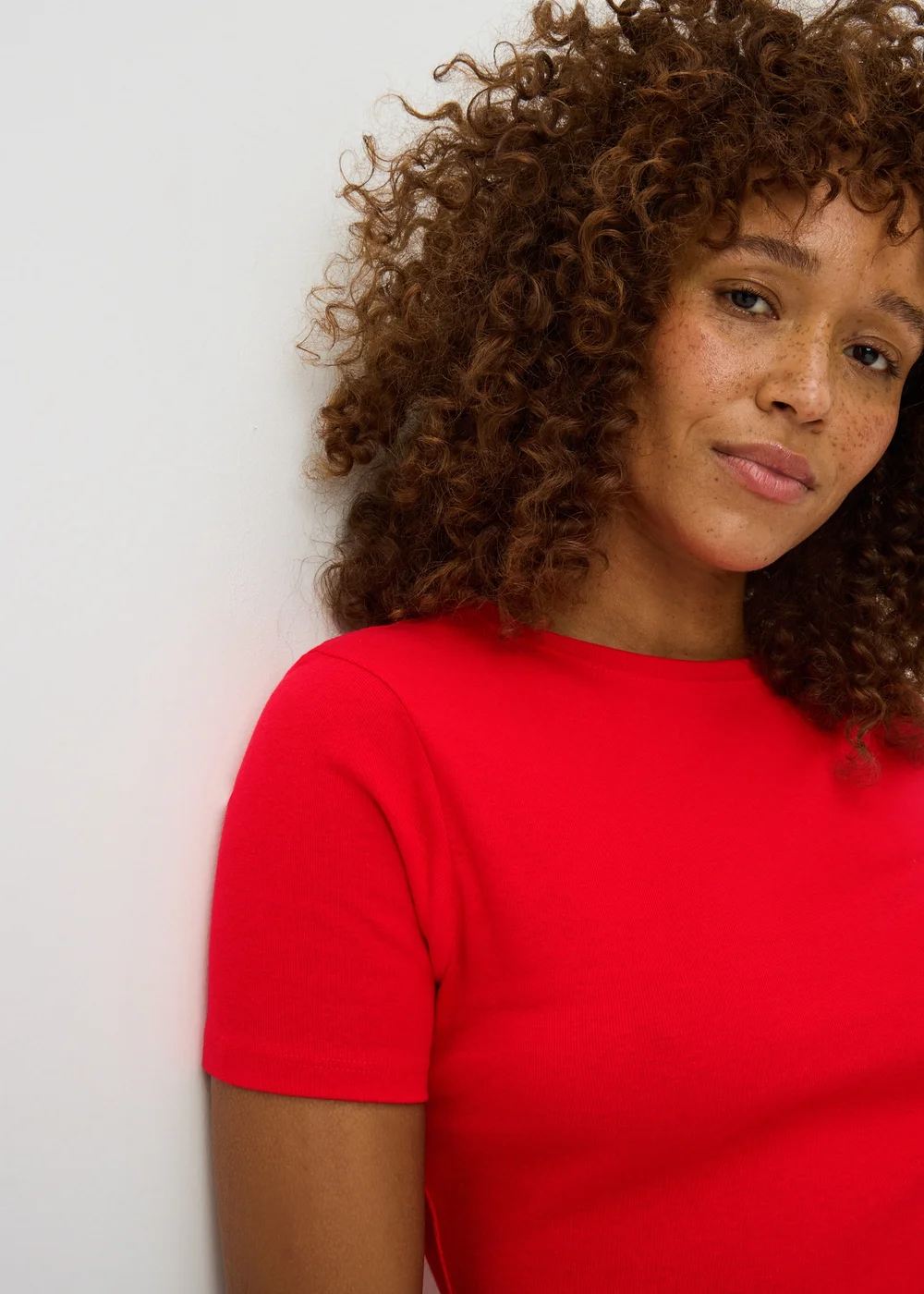 Red Fitted T-Shirt - Size 8 Image 1