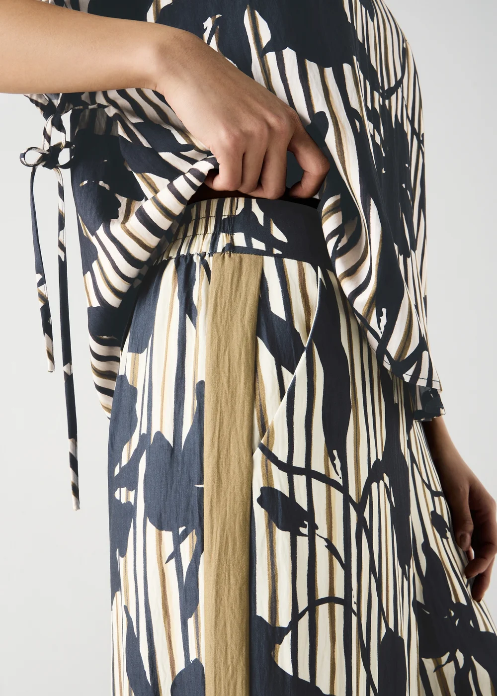 Et Vous Multi Floral Stripe Wide Leg Co Ord Trousers - Size 10 29 leg Image 2