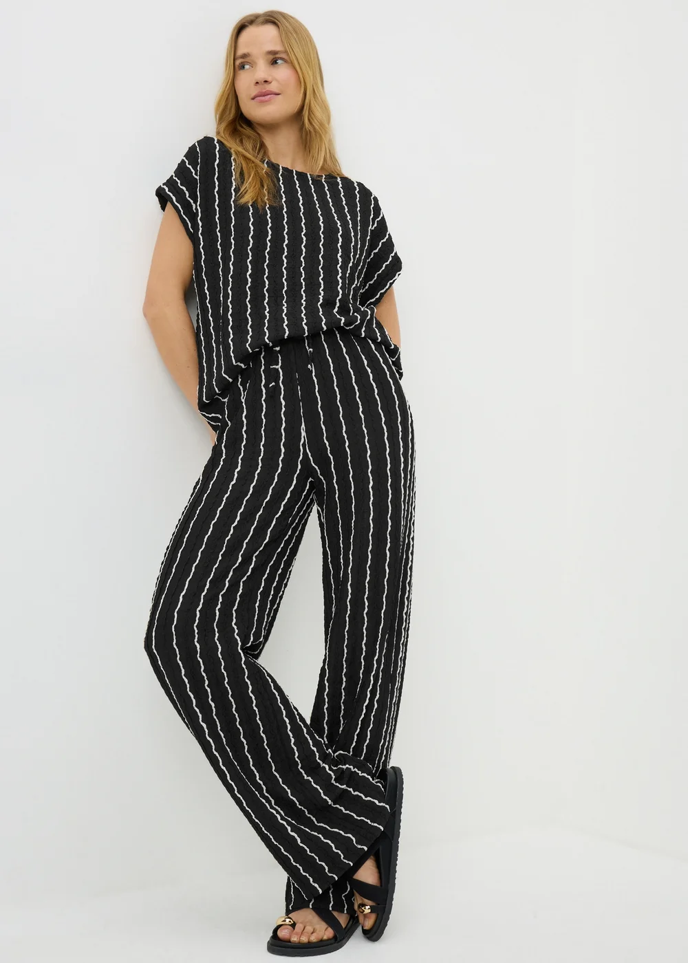 Black Stripe Co Ord Top - Size 8 Image 2
