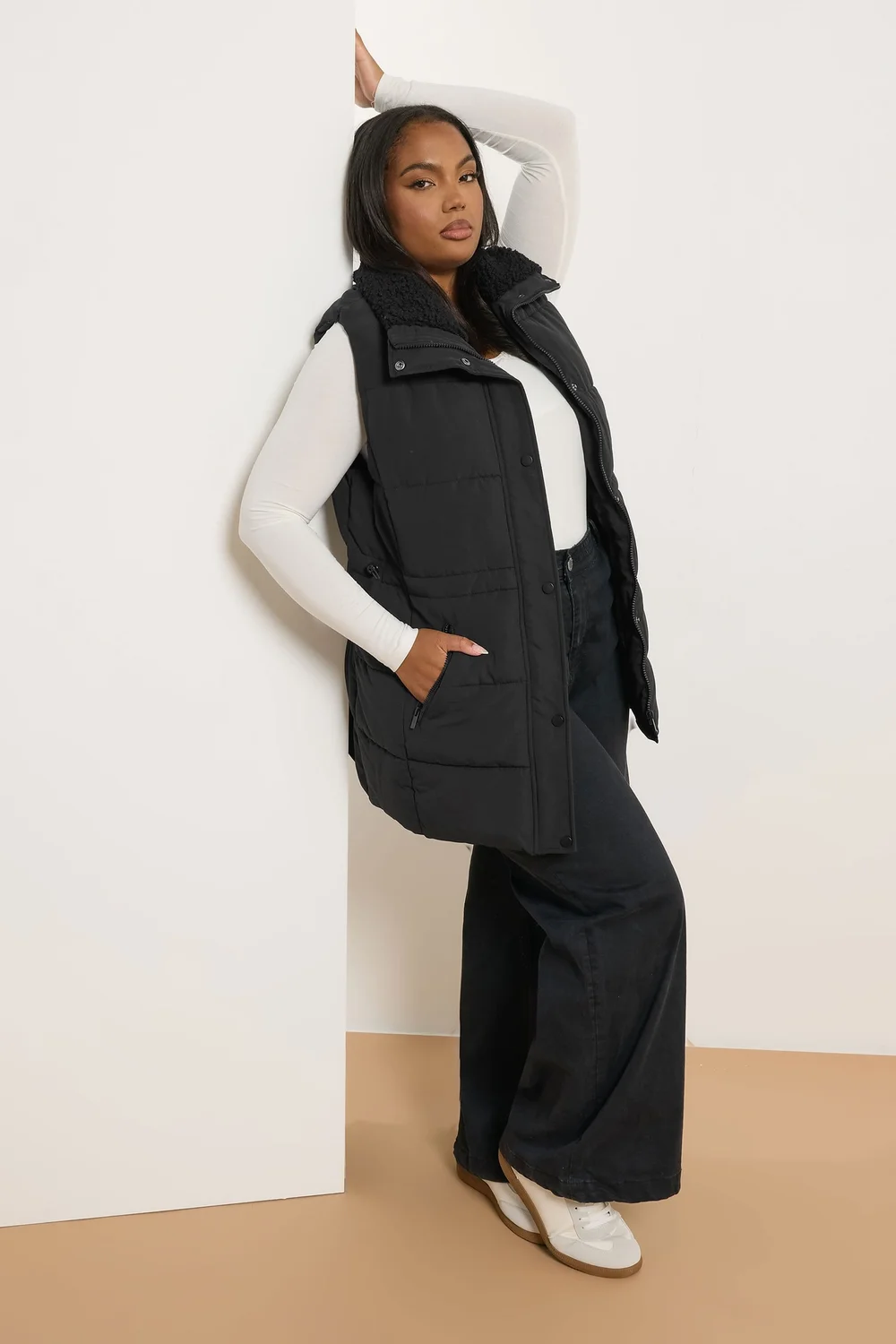 Yours Curve Black Padded Gilet - 22-24 Image 2