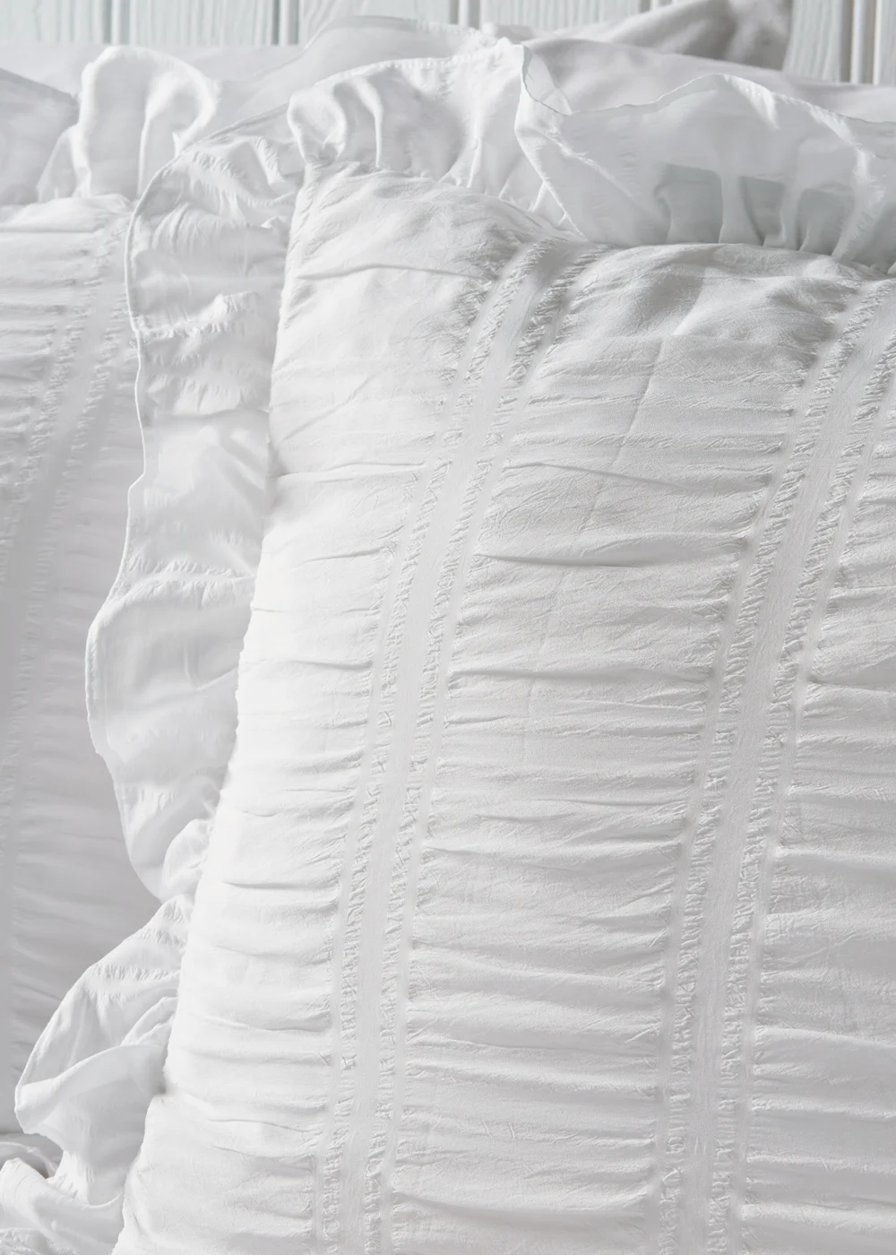 White Seersucker Frill Duvet Set - Double Image 2