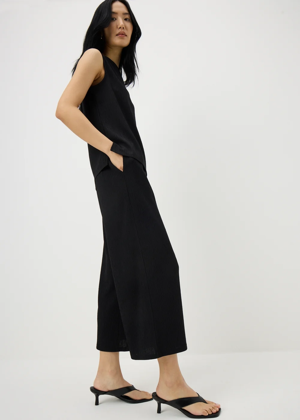 Black Textured Cropped Trousers - 8 Image 2