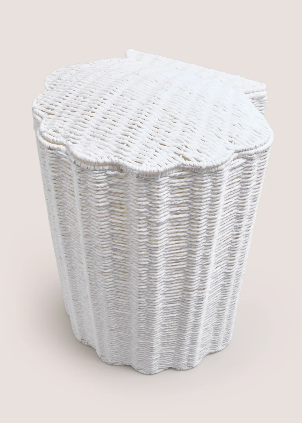 Shell Shaped Laundry Image 1