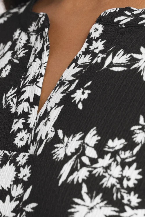Yours Curve Black Floral Textured Notch Neck Top - Size 14 Clothing Image 4
