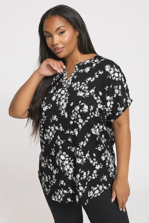 Yours Curve Black Floral Textured Notch Neck Top - Size 14 Clothing Image 1