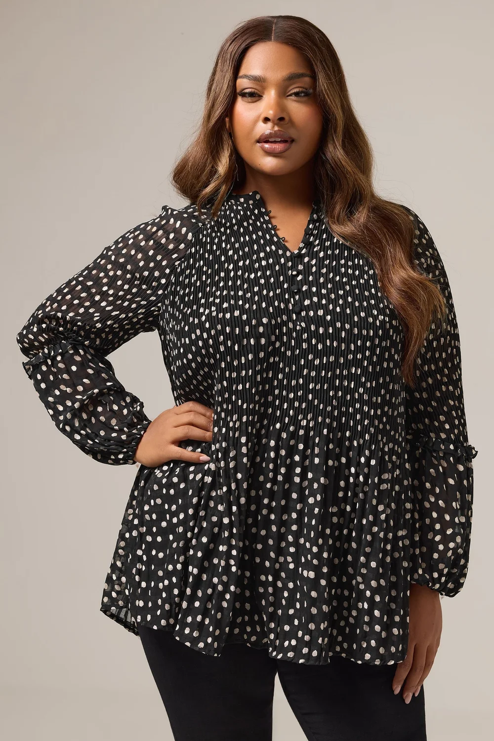 Yours Curve Black Spot Print Pleated Blouse - Size 14 Clothing Image 2