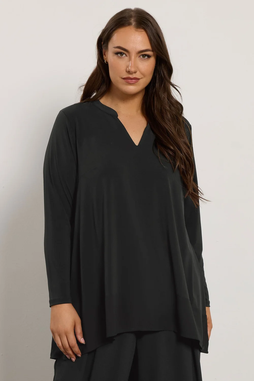 Evans Curve Black Chiffon Hem Blouse - Size 20 Clothing Image 1