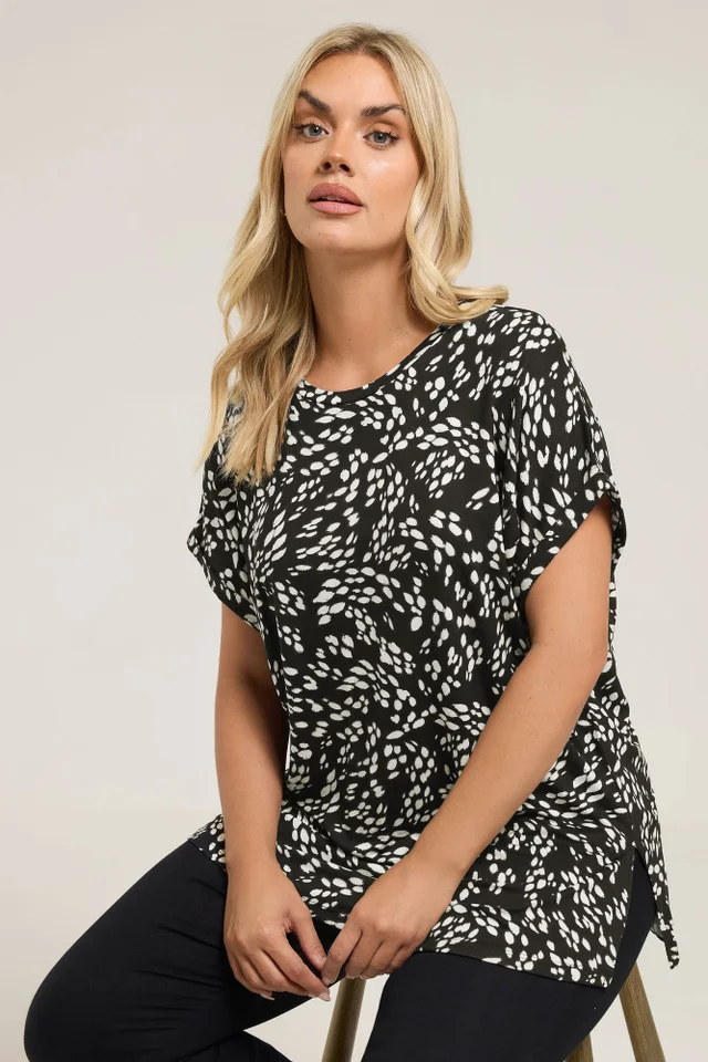 Yours Curve Black Deer Print Grown On Sleeve T-Shirt