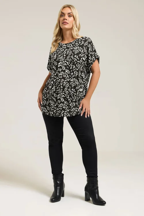 Yours Curve Black Deer Print Grown On Sleeve T-Shirt - Size 30-32 Clothing Image 2