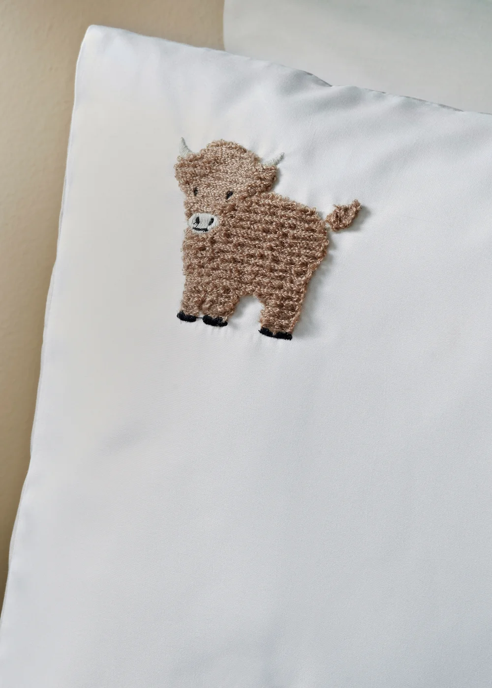 White Boucle Highland Cow Duvet Set - Single Image 2