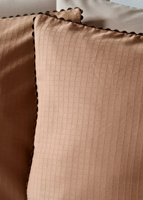 Natural Jacquard Scallop Duvet Set - Double Image 2