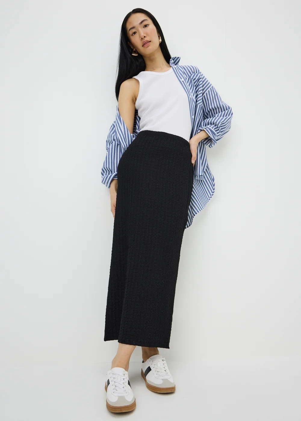 Black Textured Midaxi Skirt - 22 Image 1
