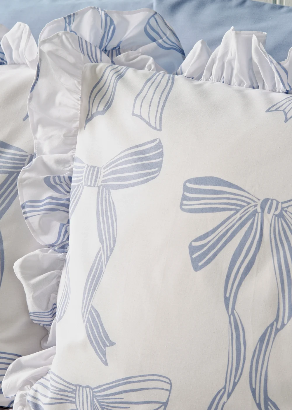 Blue Bow Frill Duvet Set - Double Image 2