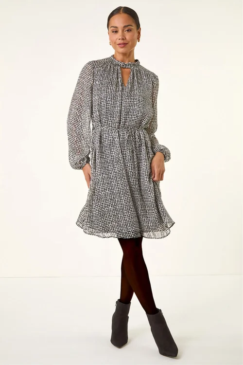 Roman Black Petite Geometric Keyhole Front Dress - 16 Image 2