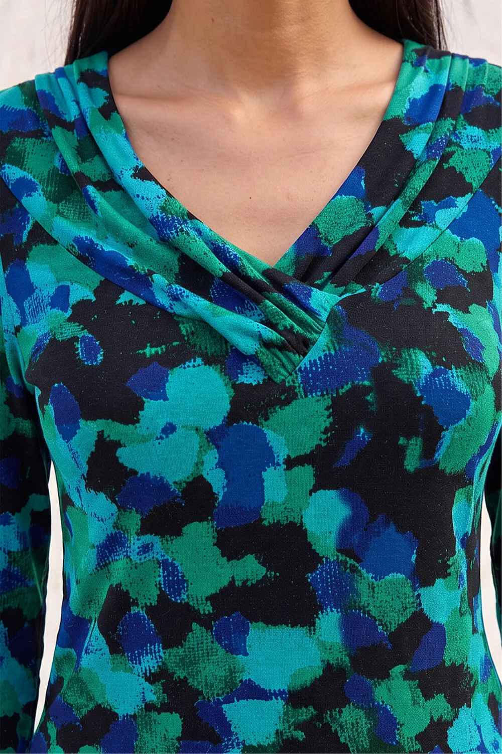 Roman Green Printed V-Neck Stretch Top - 12 Image 4