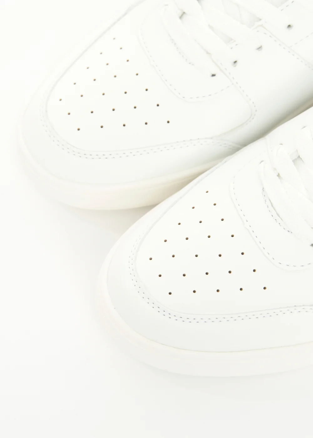 Crosshatch White Aviemore Trainers - Size 9 Image 2