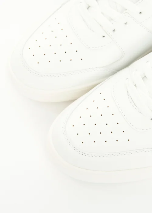 Crosshatch White Aviemore Trainers - Size 9 Image 2