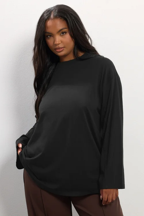 Yours Curve Black Seam Detail Skater Top - Size 18 Clothing Image 1