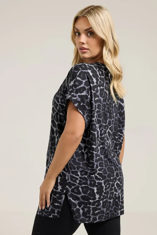 Yours Curve Grey Leopard Print Grown On Sleeve T-Shirt - Size 26-28 Clothing Image 3